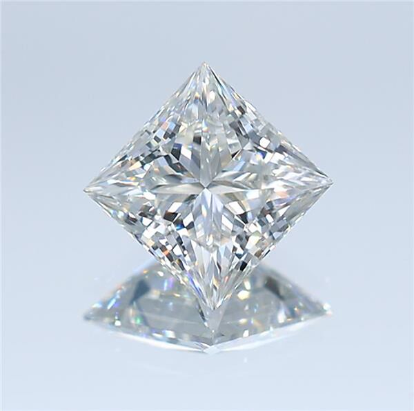 1.05 carat, Princess | Excellent, E, VVS2 | $1,745